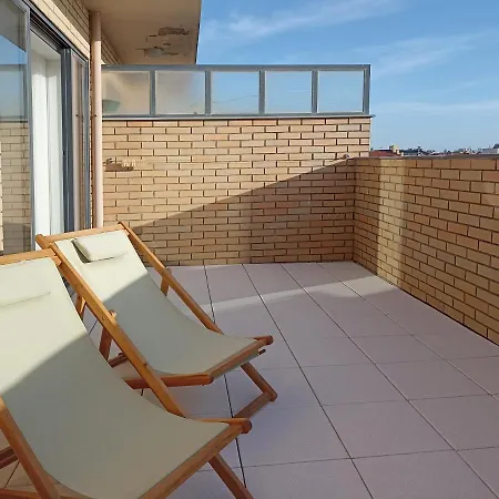 Sunset Lounge Corgomar