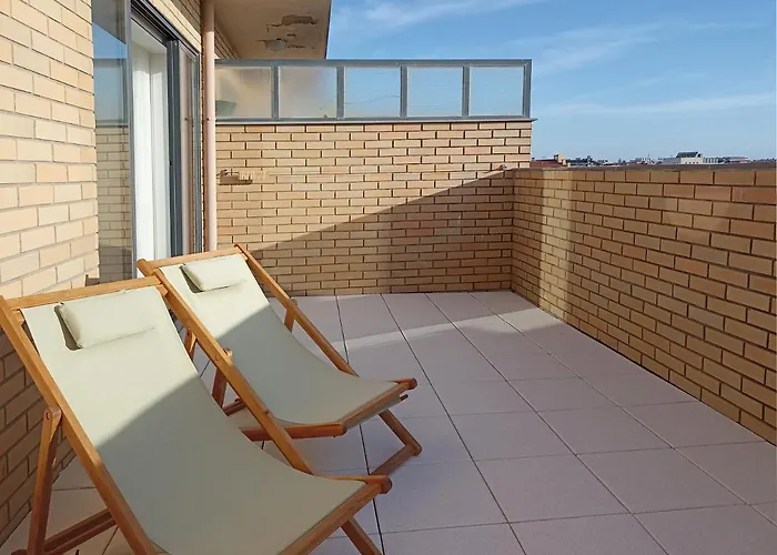 Sunset Lounge Corgomar